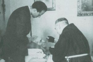 Padre Pio a cuidar de seu pai, já doente, em San Giovanni Rotondo